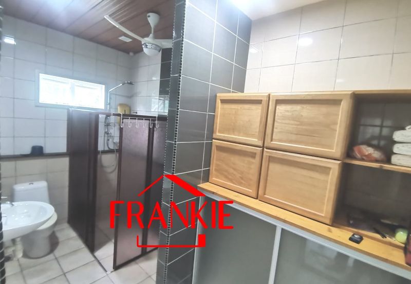 Kampung Teluk Kumbar