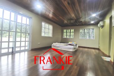 Kampung Teluk Kumbar