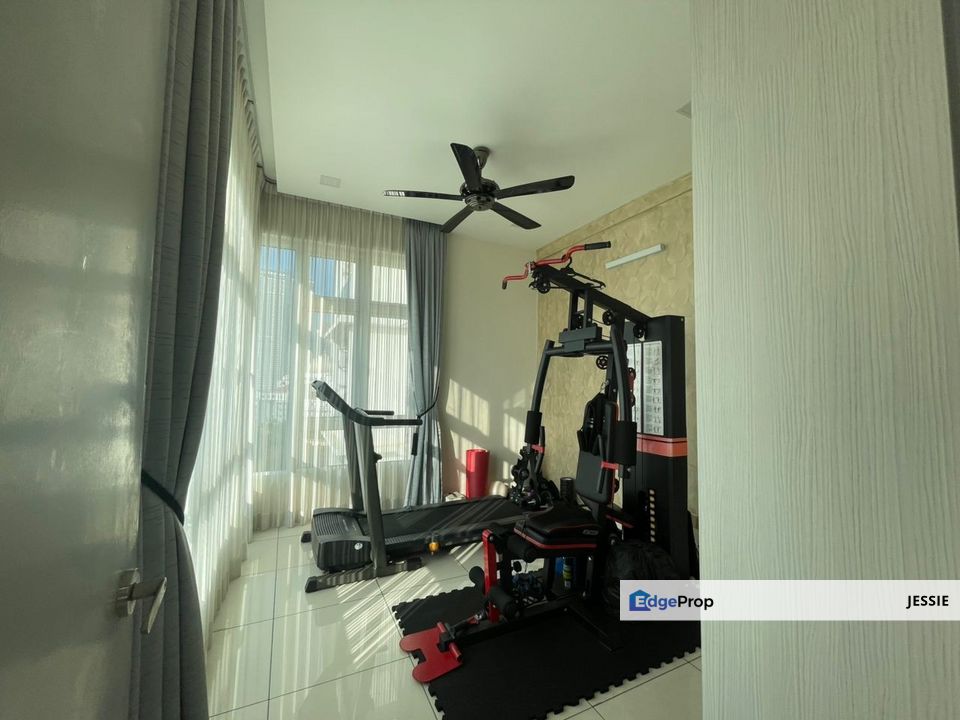 Royal Regent Sri Putramas 3 | Mid Floor | Private In-Unit Gym | Fully Renovated & Furnished, Kuala Lumpur, Dutamas