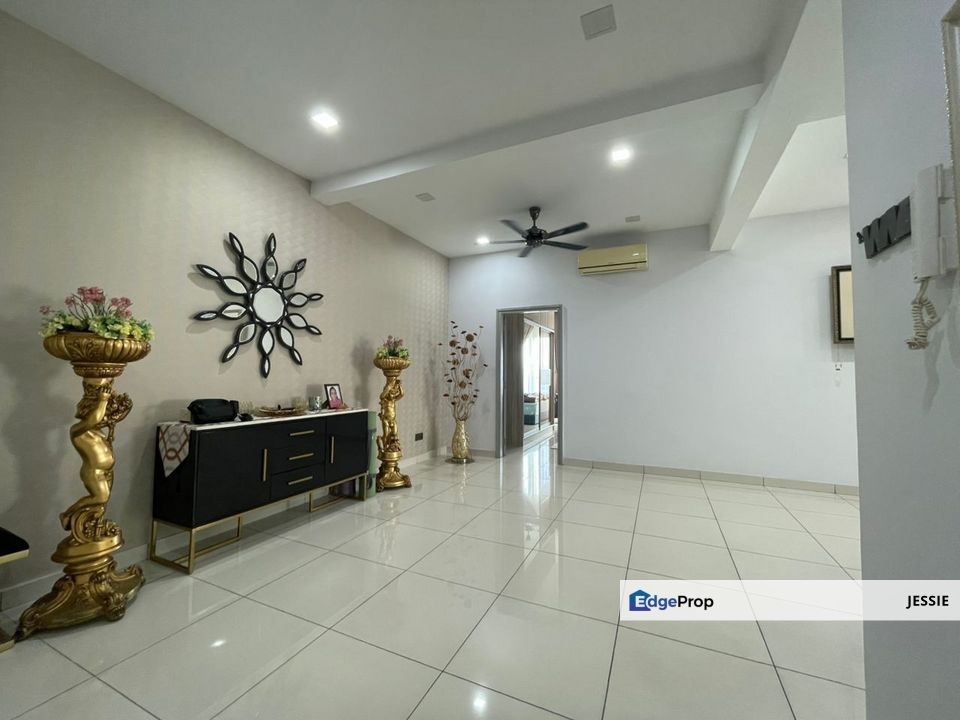 Royal Regent Sri Putramas 3 | Mid Floor | Private In-Unit Gym | Fully Renovated & Furnished, Kuala Lumpur, Dutamas