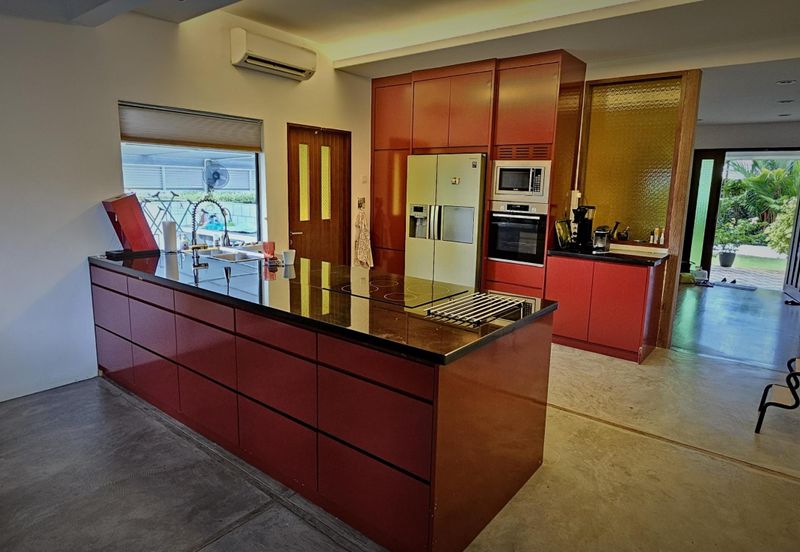 Port Dickson, Negeri Sembilan | Bungalow 1.5 Storey | Freehold Non-Bumi Lot | European Style with Swimming Pool | Partially Furnished