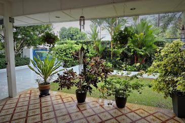 European Style Bungalow with Swimming Pool in Port Dickson