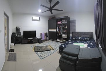 Taman Bakti YNS | Labu, Negeri Sembilan | Single Storey Corner Lot | Renovated with Extra Land. Move-In Ready!