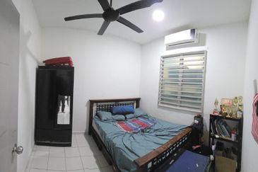 Taman Bakti YNS | Labu, Negeri Sembilan | Single Storey Corner Lot | Renovated with Extra Land. Move-In Ready!