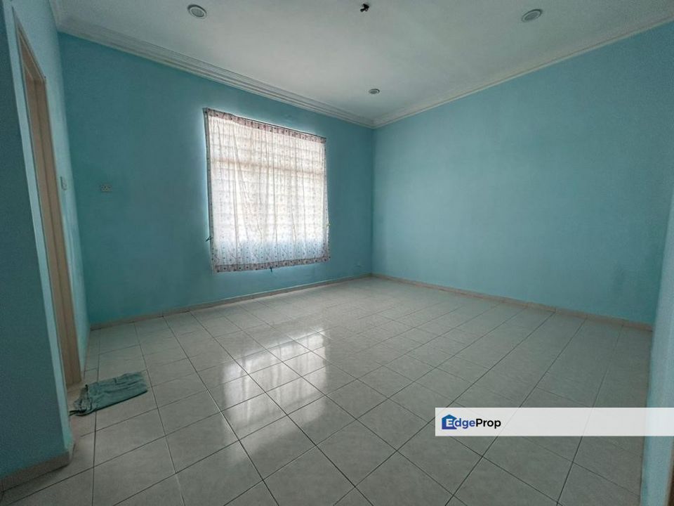 Taman Desa Melati 3 | Bandar Baru Nilai, Nilai, Negeri Sembilan | Double Storey Terrace | Freehold Non-Bumi | Security & Spacious with Additional Room, Negeri Sembilan, Seremban