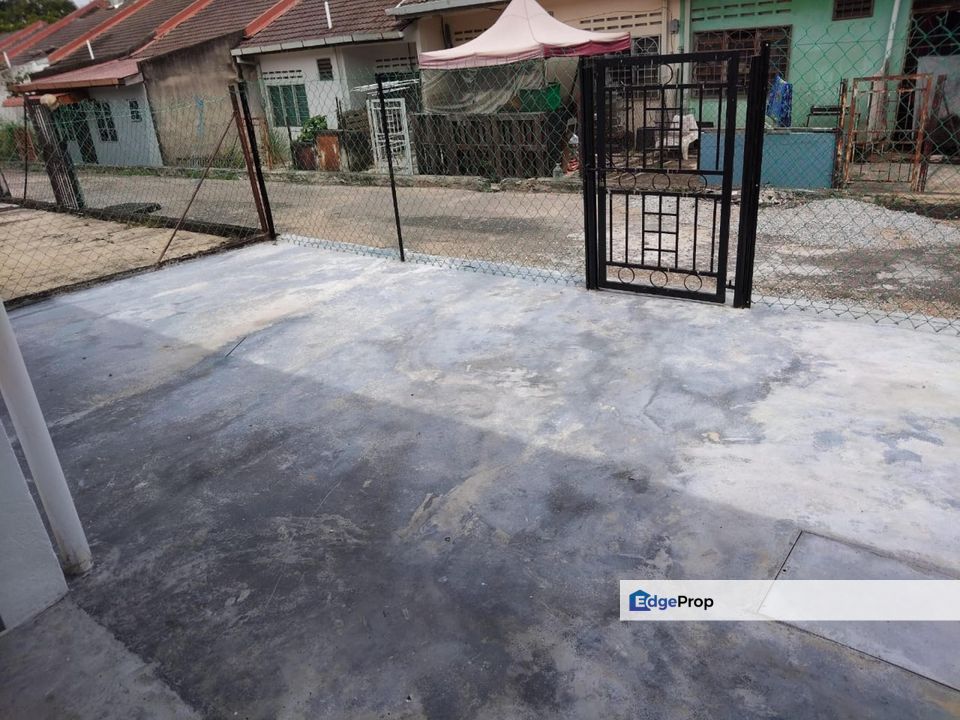 Taman Desa Cempaka | Nilai, Negeri Sembilan | Single Storey Terrace | Freehold Non-Bumi Lot | Below Market Value & Newly Paint!, Negeri Sembilan, Nilai