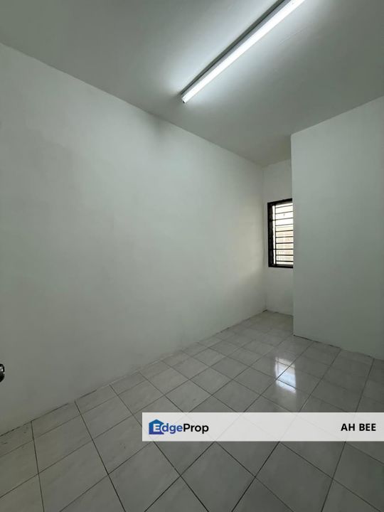 Taman Puteri Wangsa Medium Low Cost , Johor, Ulu Tiram