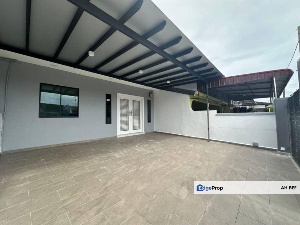 Taman Ungku Tun Aminah Skudai Single Storey End lot for sale, Johor, Skudai