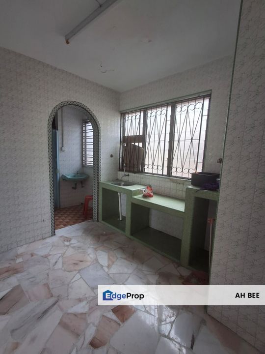 Taman Ungku Tun Aminah Flat, Johor, Johor Bahru