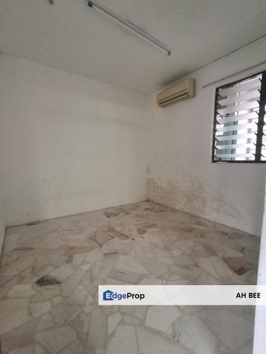 Taman Ungku Tun Aminah Flat, Johor, Johor Bahru