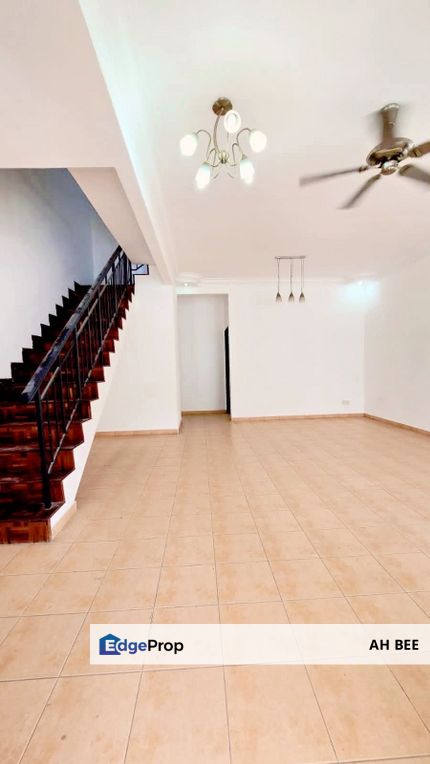 Taman Setia Indah double storey 4 bed 3 bath, Johor, Johor Bahru