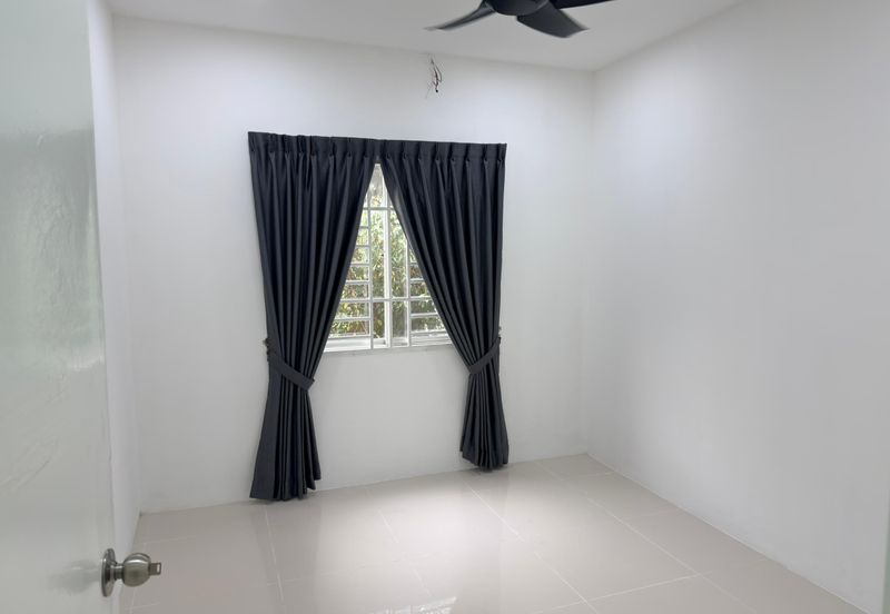 Near to CIQ 3 bedrooms flat for rent