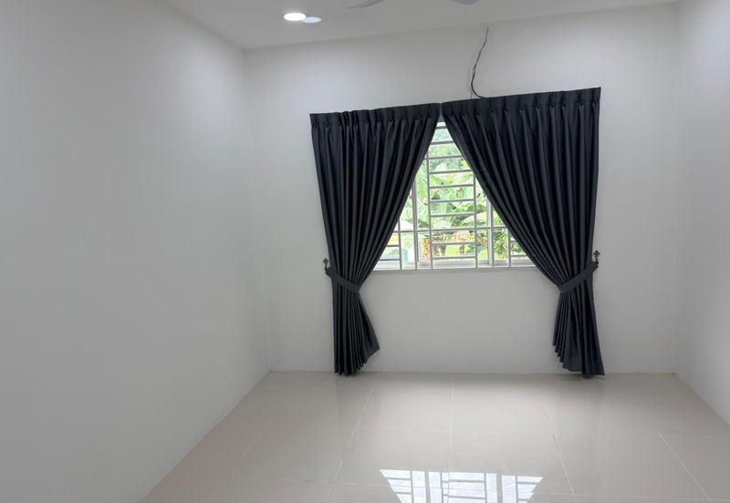 Near to CIQ 3 bedrooms flat for rent
