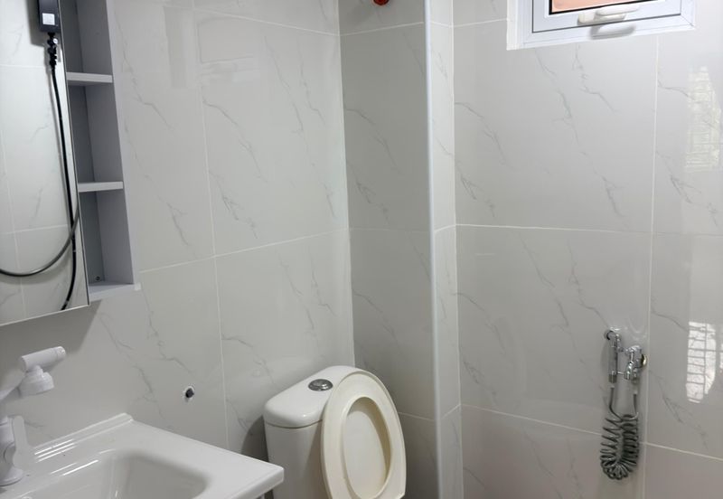 Near to CIQ 3 bedrooms flat for rent