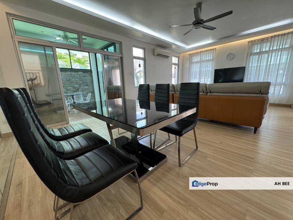 Taman Gaya Cluster double storey for rent, Johor, Ulu Tiram