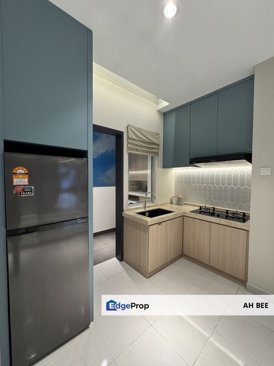 Molek brand new 3 bedrooms apartment, Johor, Johor Bahru