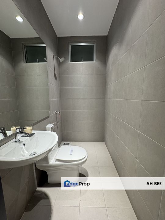 Molek brand new 3 bedrooms apartment, Johor, Johor Bahru