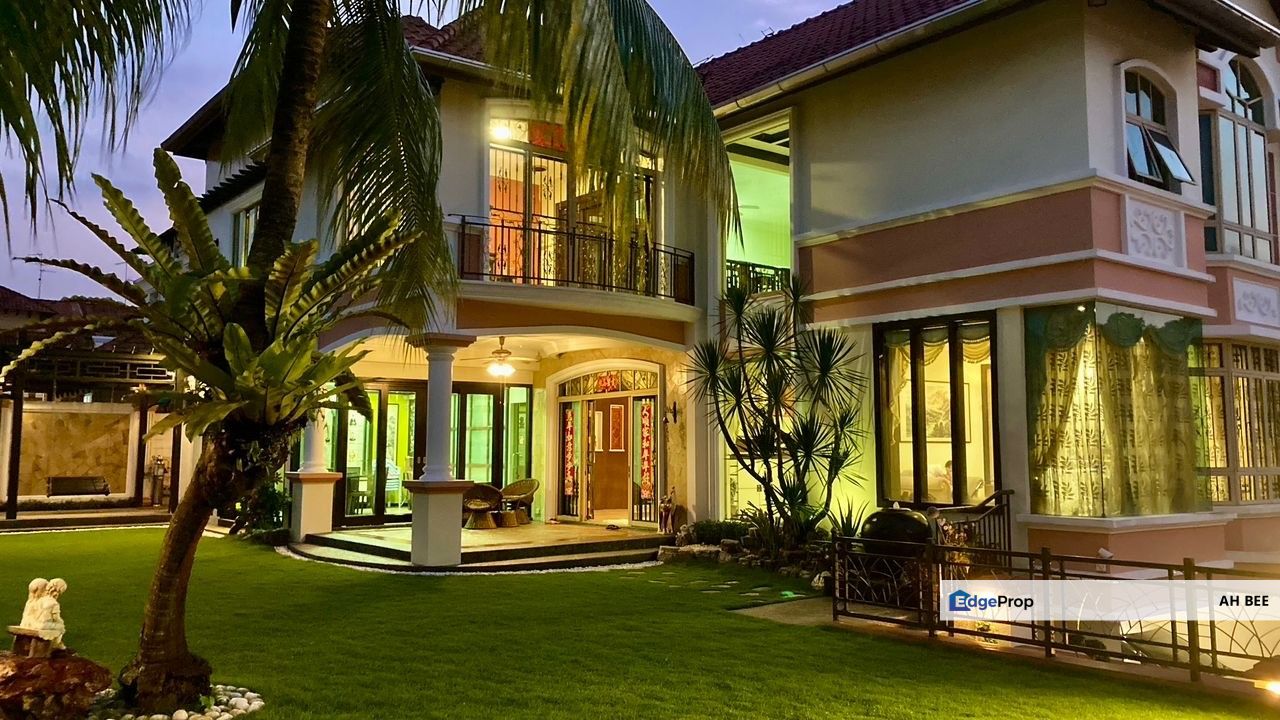 Redang Villa @ Taman Molek 3 storey Semi D, Johor, Johor Bahru