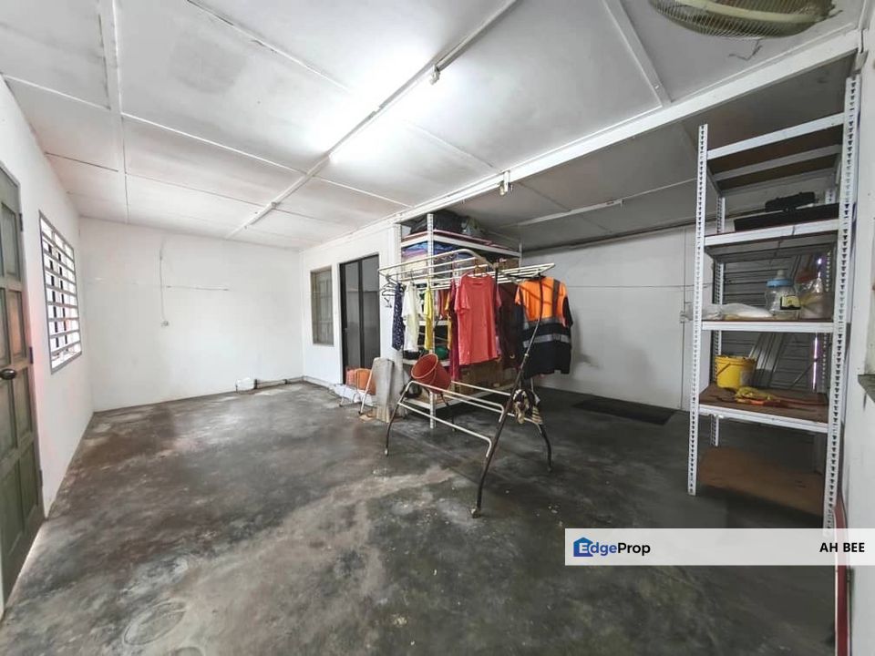 Single Storey Terrace End lot near Taman Rinting  for Sale, Johor, Masai