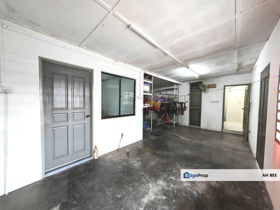 Single Storey Terrace End lot near Taman Rinting  for Sale, Johor, Masai