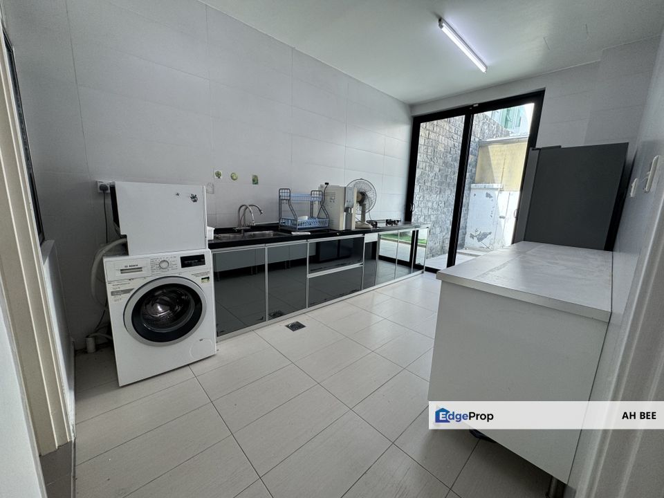 Gaya Double Storey Cluster for Rent, Johor, Ulu Tiram