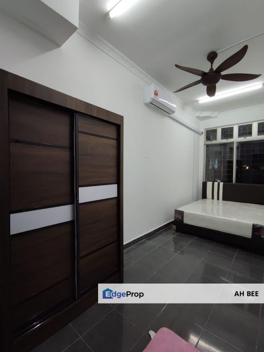 Bukit indah double storey for rent, Johor, Bukit Indah