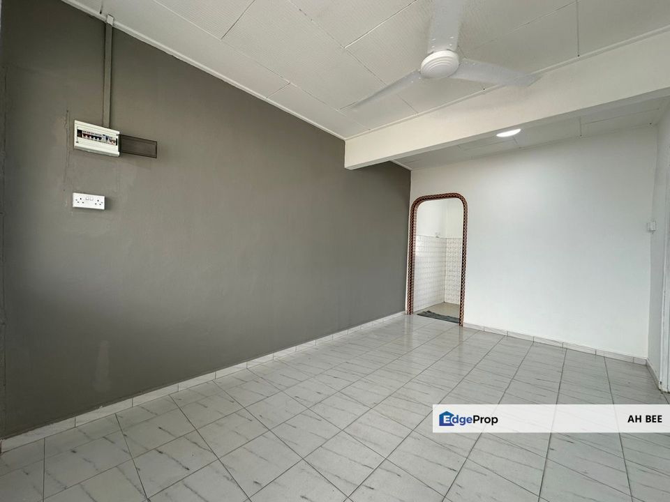 Taman Ungku Tun Aminah flat for sale, Johor, Johor Bahru