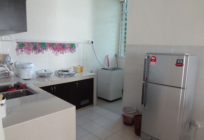 1 Borneo | Tower B Condo | Corner Lot | Windy Unit | High Floor