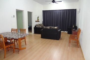 1 Borneo | Tower B Condo | Corner Lot | Windy Unit | High Floor