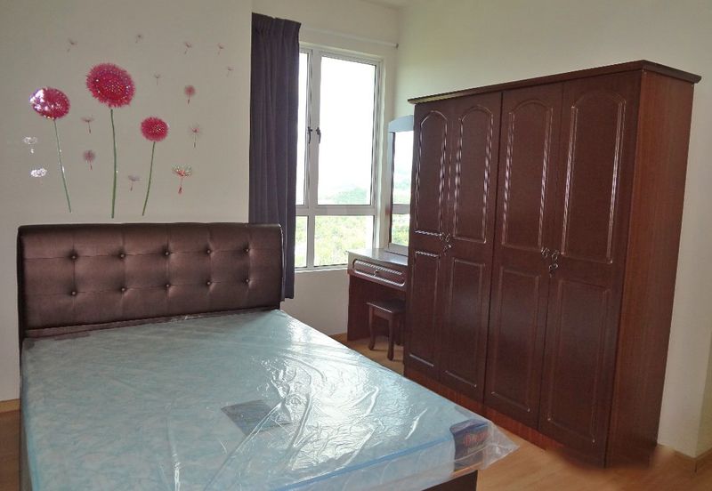 1 Borneo | Tower B Condo | Corner Lot | Windy Unit | High Floor