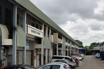 For rent  - 1.5 storey Terrace Factory 