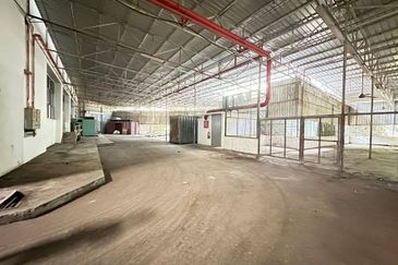 KULAI DETACHED FACTORY FOR SALE
