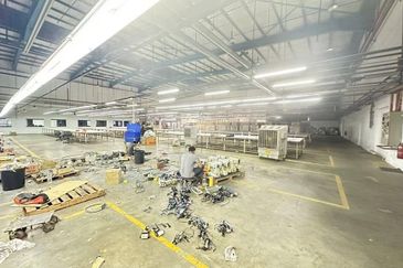 KULAI DETACHED FACTORY FOR SALE