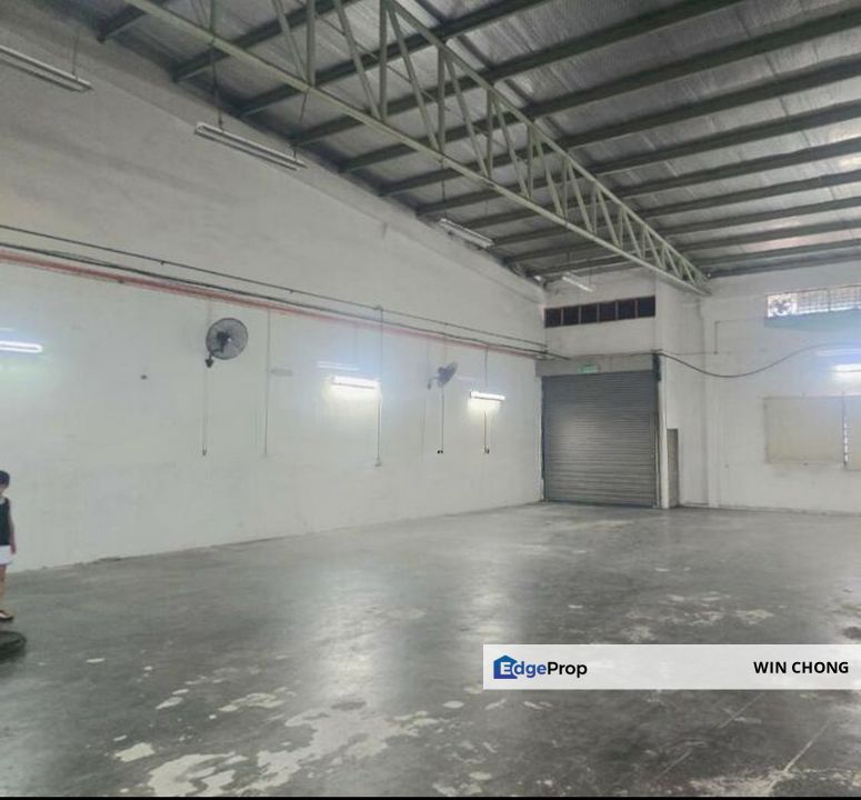 厂房出租 | 1.5 层 Terrace Factory  
📍 Taman Perindustrian Desa Cemerlang,, Johor, Ulu Tiram