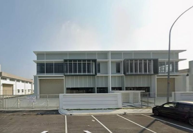 For Rent – 1.5 Storey Cluster Factory @ Jalan Cemerlang, Desa Cemerlang