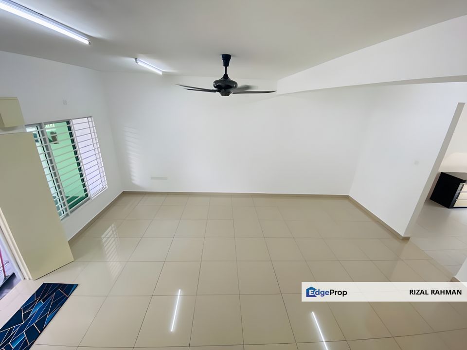 (DEKAT SEKOLAH) Nusari Aman Teres 2 Tingkat Bandar Sri Sendayan, Negeri Sembilan, Seremban