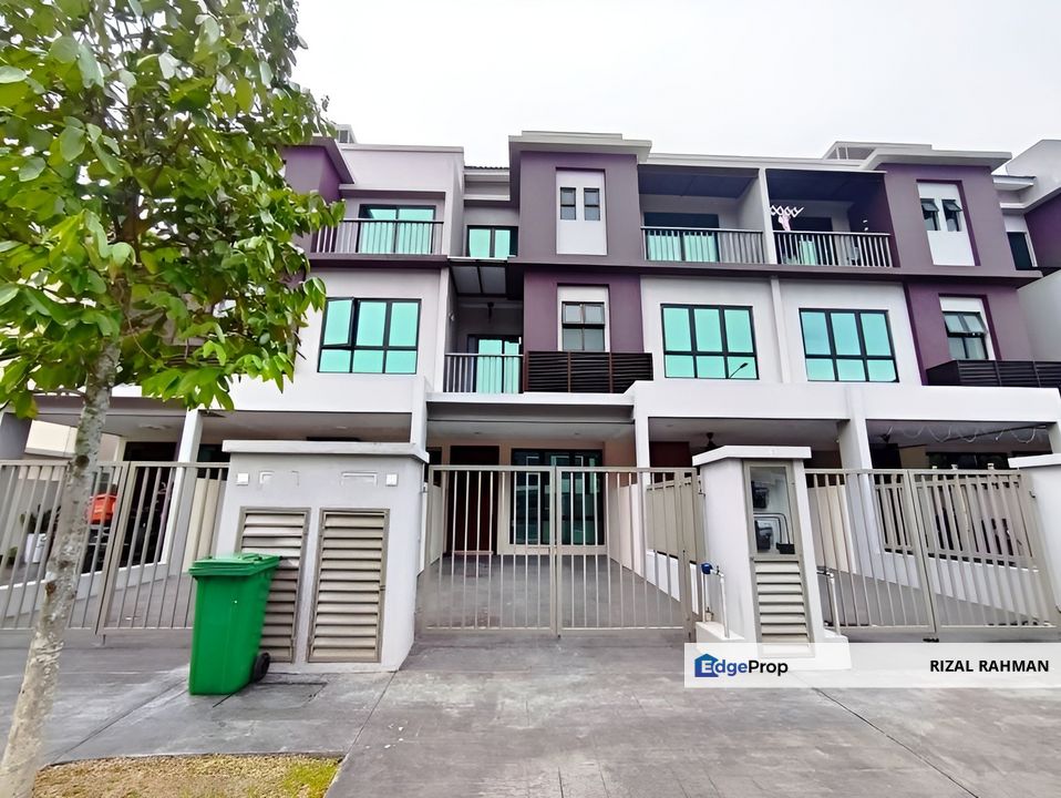 (NEGO) FULLY FURNISHED Townhouse The Strata Bandar Puteri Bangi, Selangor, Bangi