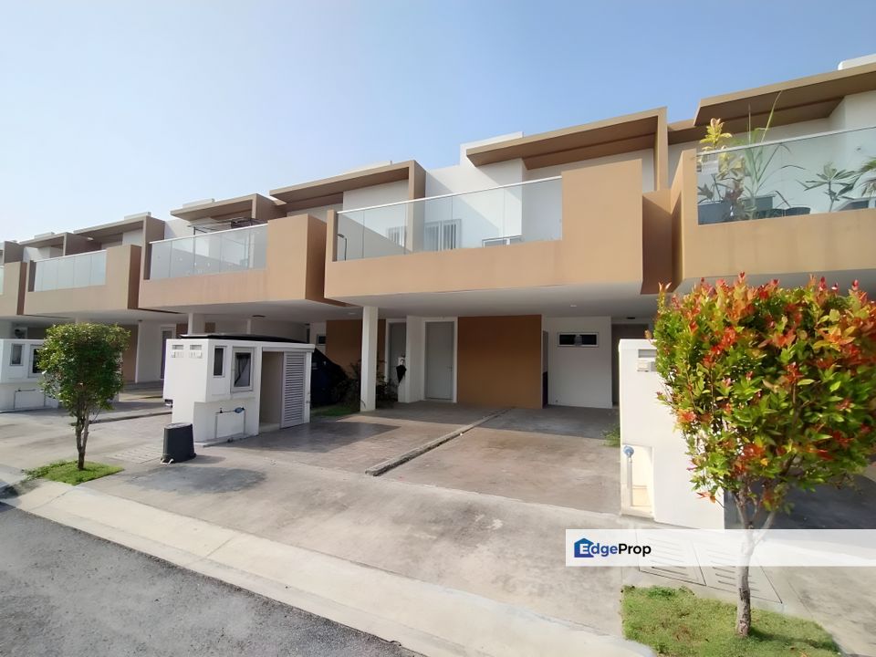(PARTIAL FURNISHED) Cybersouth Casa Bluebell Townhouse near Cyberjaya, Selangor, Dengkil