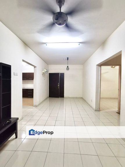 Furnished l below market. Laguna biru 1 apartment rawang for sale , Selangor, Rawang