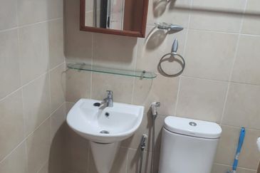 Golden Sands Seaview Residence