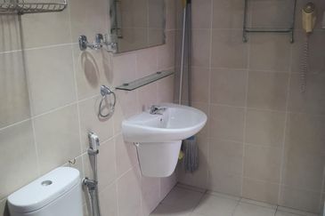 Golden Sands Seaview Residence