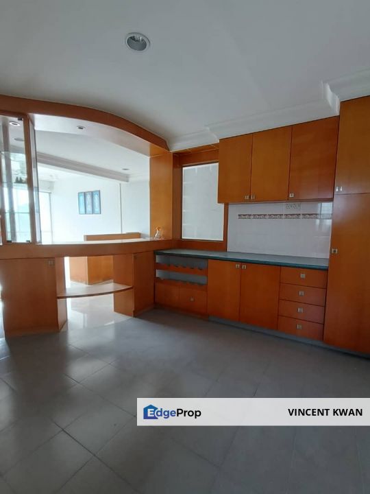 For Sale-Putri Ria Tmn Megah Ria corner unit , Johor, Masai