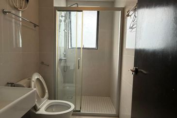 Baypoint @ Country Garden Danga Bay