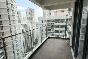 Baypoint @ Country Garden Danga Bay