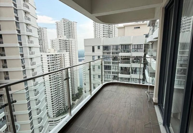 Baypoint @ Country Garden Danga Bay