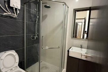 Baypoint @ Country Garden Danga Bay