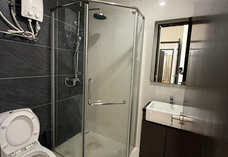 Baypoint @ Country Garden Danga Bay