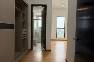 Baypoint @ Country Garden Danga Bay