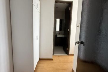 Baypoint @ Country Garden Danga Bay