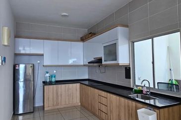 SKS Habitat Apartment, Larkin